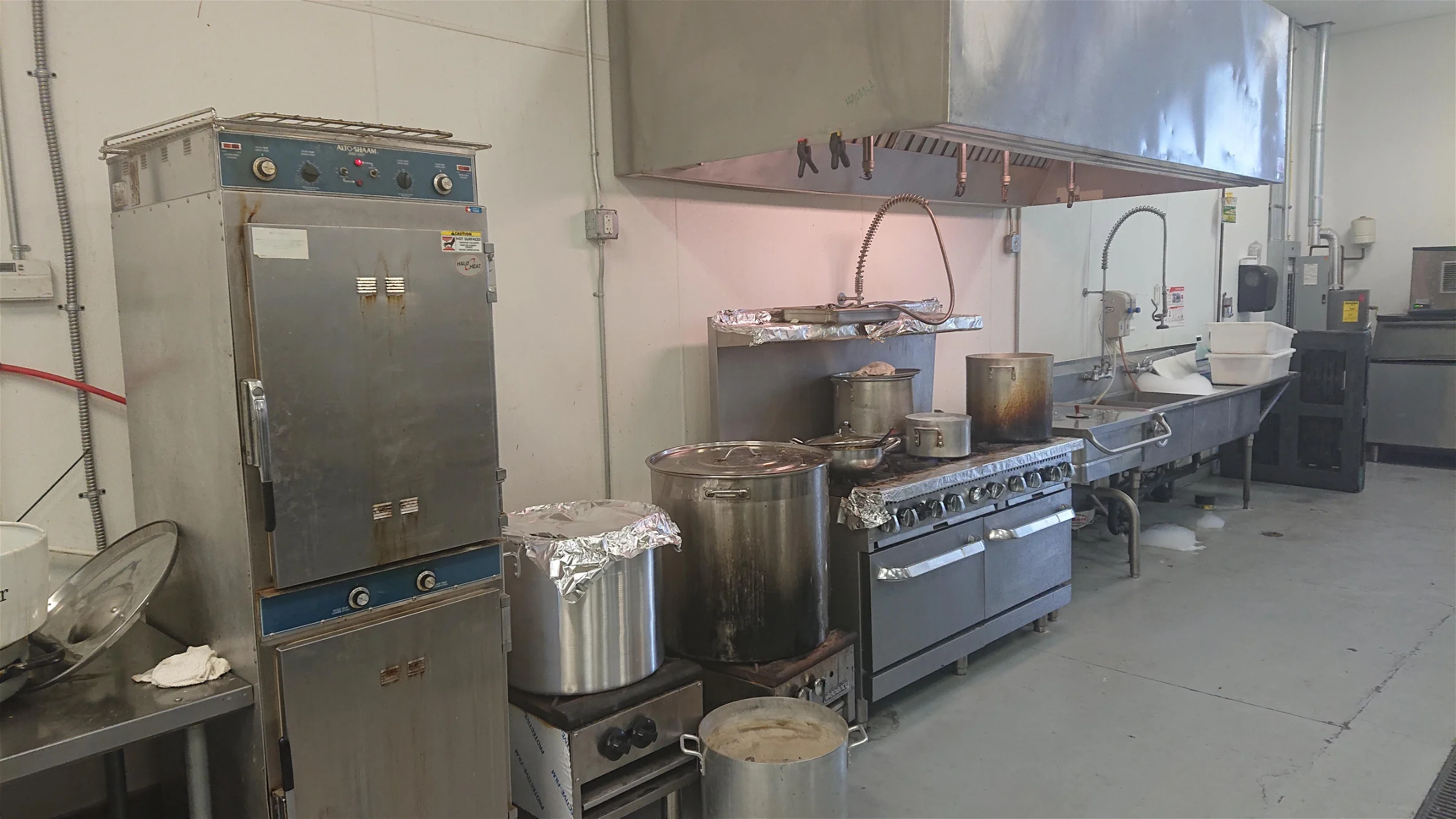 State-of-the-art commercial kitchen rental in Salt Lake City, Utah. Professional space, food prep, affordable rates.